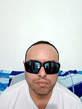Snapshot of ElSunEagle chatting on 06/15/26, 02:36 ElSunEagle online show from 06/15/26, 02:36