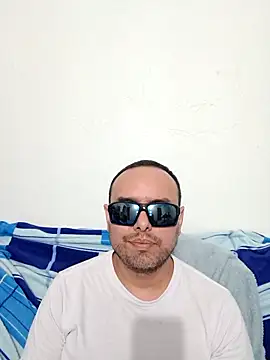 Snapshot of ElSunEagle chatting on 06/18/26, 02:34 ElSunEagle online show from 06/18/26, 02:34