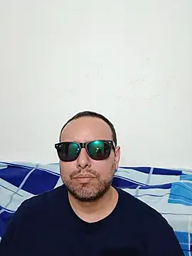 Snapshot of ElSunEagle chatting on 06/22/26, 02:35 ElSunEagle online show from 06/22/26, 02:35