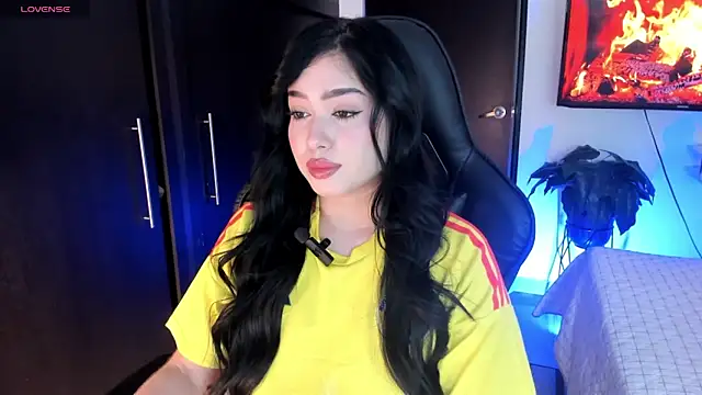 Snapshot of Abbye_blue01 chatting on 06/18/26, 10:36 Abbye blue01 online show from 06/18/26, 10:36
