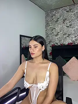 Maylin Garcia online show from 02/19/25, 06:21
