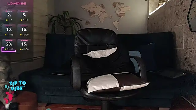 Snapshot of rogert_xx chatting on 02/15/25, 05:09 rogert xx online show from 02/15/25, 05:09