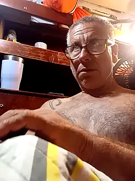 Pcsammy73 online show from 10/22/25, 09:53