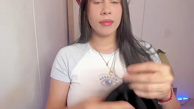 Snapshot of hellensexy chatting on 01/16/25, 08:46 hellensexy online show from 01/16/25, 08:46