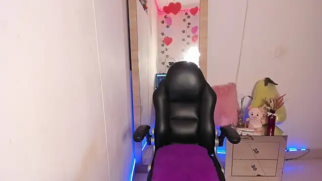 Snapshot of hellensexy chatting on 02/20/25, 09:20 hellensexy online show from 02/20/25, 09:20