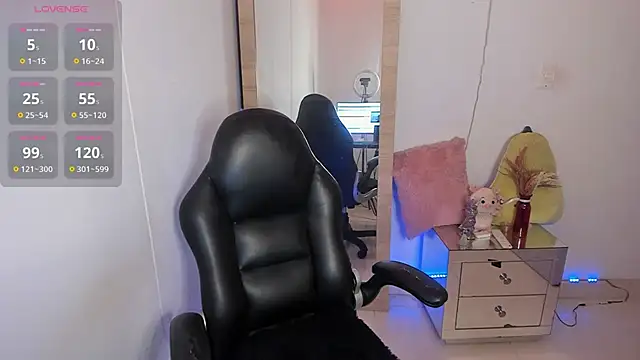 Snapshot of hellensexy chatting on 11/01/25, 09:39 hellensexy online show from 11/01/25, 09:39