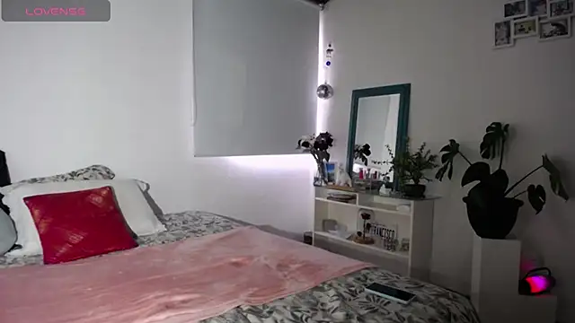  Lalaa online show from 10/28/25, 09:50