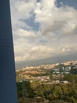 Leonarrrd 01 online show from 02/08/25, 10:19