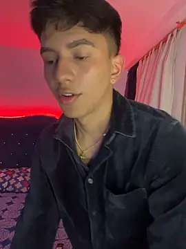 Leonarrrd 01 online show from 02/15/25, 03:20