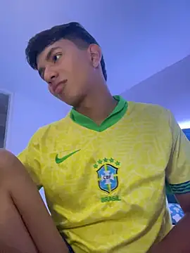 Leonarrrd 01 online show from 03/10/25, 12:07