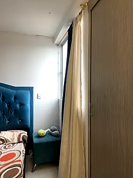 Leonarrrd 01 online show from 09/30/25, 09:42