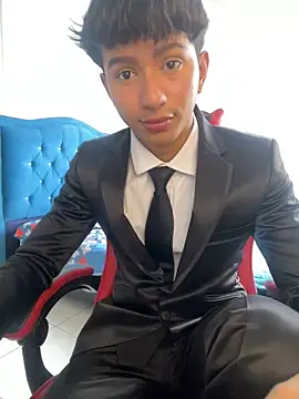 Leonarrrd 01 online show from 11/07/25, 06:19