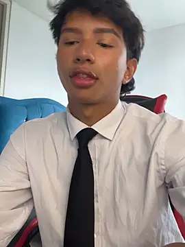 Leonarrrd 01 online show from 11/28/25, 05:37