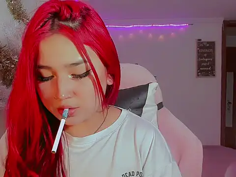 madisonx17 online show from 12/17/25, 08:59