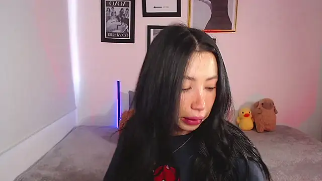 lilyy evanss online show from 03/21/25, 10:06