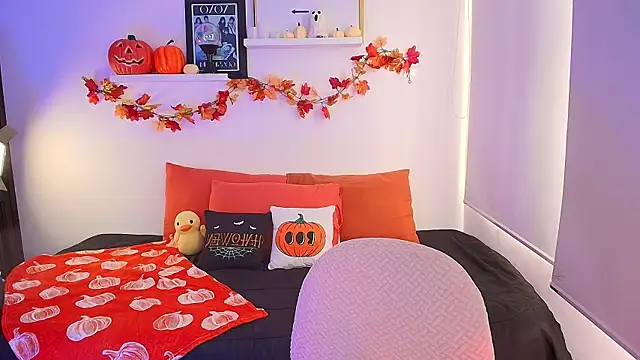 lilyy evanss online show from 10/29/25, 09:49