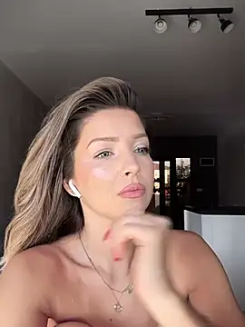 Snapshot of SonyaD_ chatting on 12/16/24, 08:41 SonyaD  online show from 12/16/24, 08:41