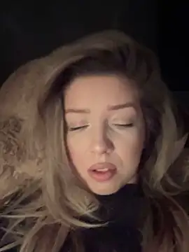 Snapshot of SonyaD_ chatting on 12/30/24, 04:42 SonyaD  online show from 12/30/24, 04:42