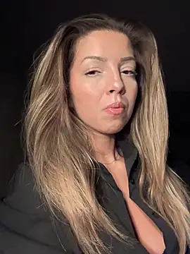 Snapshot of SonyaD_ chatting on 02/16/25, 03:15 SonyaD  online show from 02/16/25, 03:15