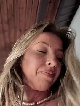 Snapshot of SonyaD_ chatting on 02/27/25, 05:45 SonyaD  online show from 02/27/25, 05:45