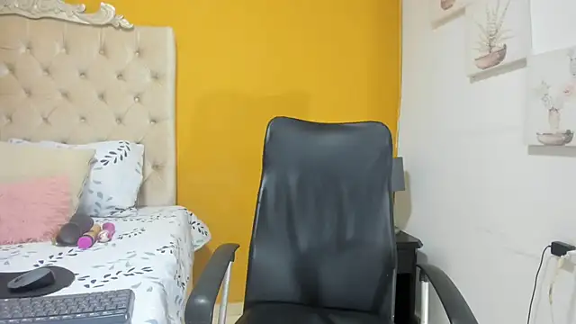 rousse sexyandhot online show from 02/22/26, 01:29