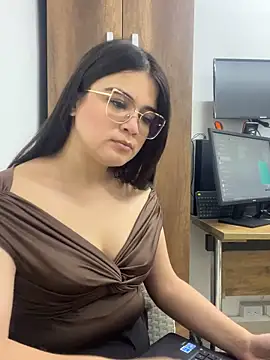 CamilaSofiia online show from 10/04/25, 07:34