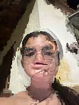 Snapshot of CamilaSofiia chatting on 04/04/26, 12:42 CamilaSofiia online show from 04/04/26, 12:42