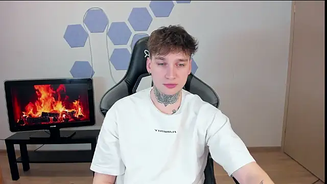 Chris Tyson online show from 01/04/25, 05:37