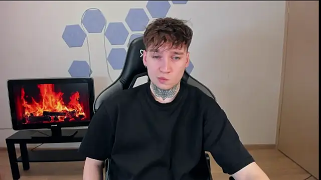 Chris Tyson online show from 01/05/25, 04:14