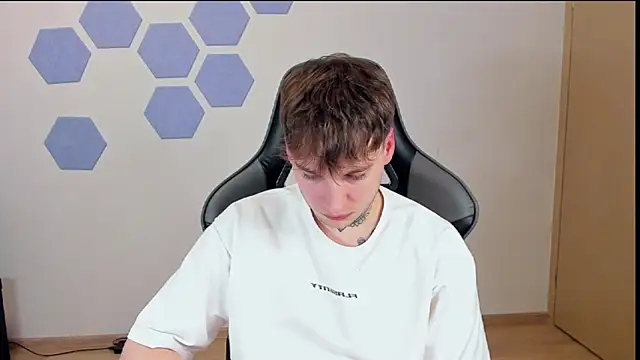 Chris Tyson online show from 01/06/25, 05:49