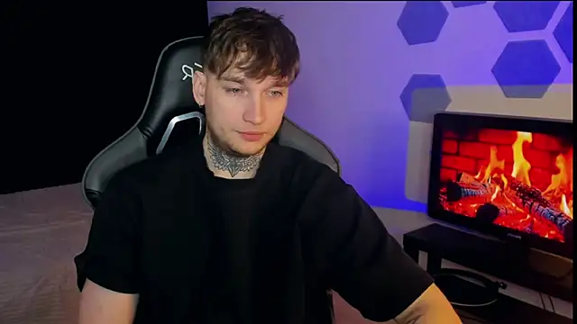 Chris Tyson online show from 02/19/25, 07:59