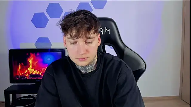 Chris Tyson online show from 03/01/25, 01:43