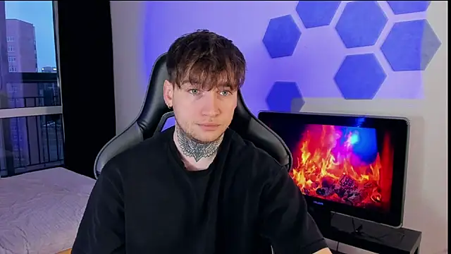 Chris Tyson online show from 03/22/25, 01:43