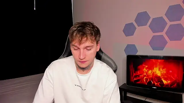 Chris Tyson online show from 10/04/25, 10:02