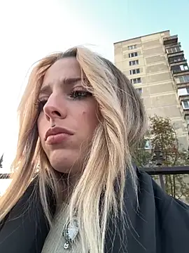 LoraaDoll online show from 09/30/25, 03:17