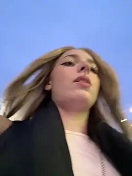 LoraaDoll online show from 10/28/25, 02:31