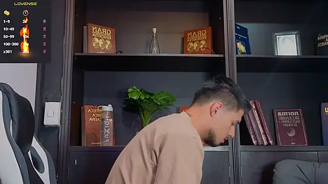 EdwardRoss  online show from 09/28/25, 04:45