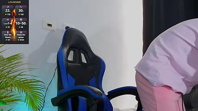 EdwardRoss  online show from 11/17/25, 07:41