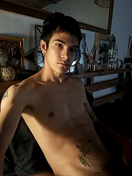 Snapshot of LYZBORNHD chatting on 01/07/25, 03:12 LYZBORNHD online show from 01/07/25, 03:12