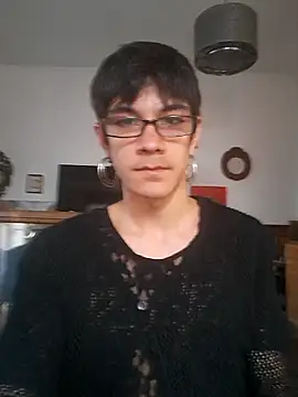 Snapshot of LYZBORNHD chatting on 11/18/25, 08:46 LYZBORNHD online show from 11/18/25, 08:46