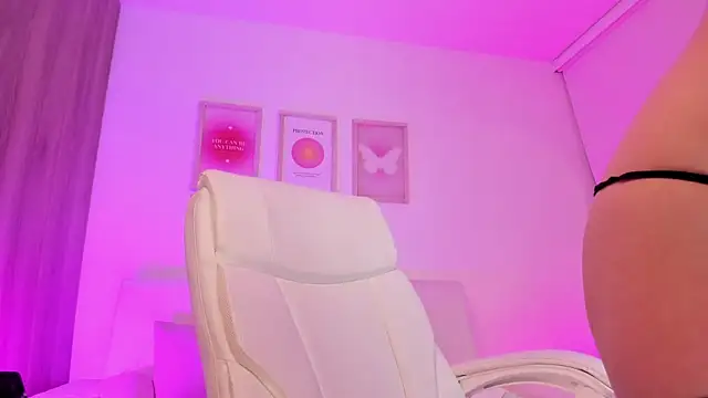 Steff London online show from 03/20/25, 12:19