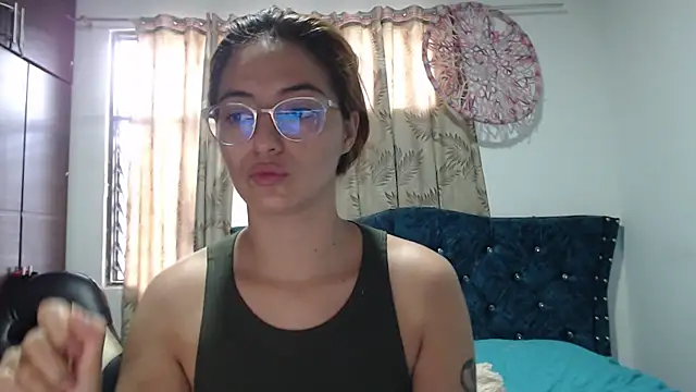 Kate lorens9 online show from 11/11/25, 12:38