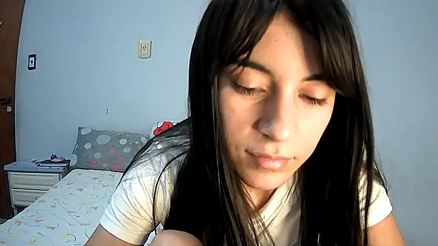 Snapshot of melodybar27 chatting on 02/11/25, 10:15 melodybar27 online show from 02/11/25, 10:15