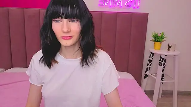 Snapshot of Lili_flowerr chatting on 06/16/26, 11:46 Lili flowerr online show from 06/16/26, 11:46