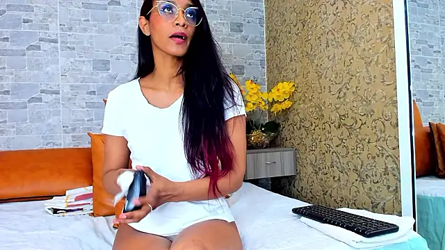 Snapshot of ZoeSmitth chatting on 12/03/24, 02:14 ZoeSmitth online show from 12/03/24, 02:14