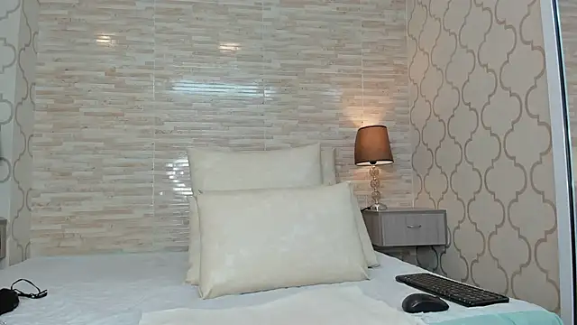 Snapshot of ZoeSmitth chatting on 01/30/25, 12:06 ZoeSmitth online show from 01/30/25, 12:06