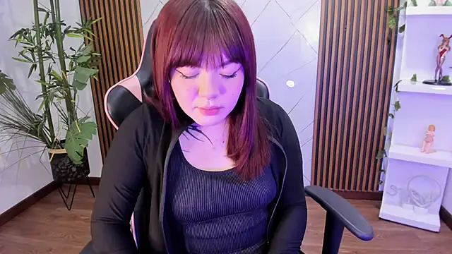 Fluffy Bubble21 online show from 02/12/25, 04:12