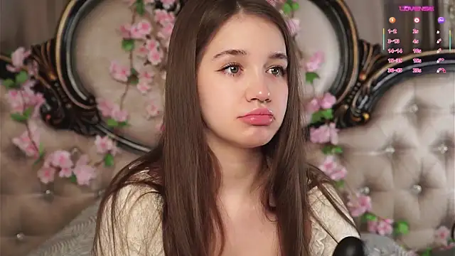 AmiLewis online show from 04/04/26, 01:04