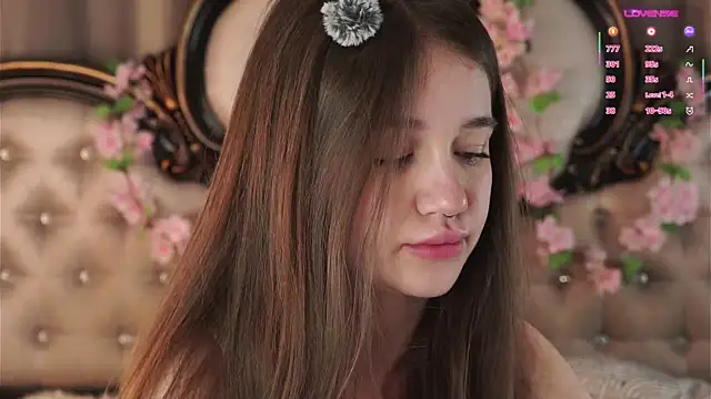 AmiLewis online show from 04/21/26, 01:07