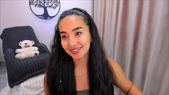 worldofkim online show from 10/13/25, 06:24